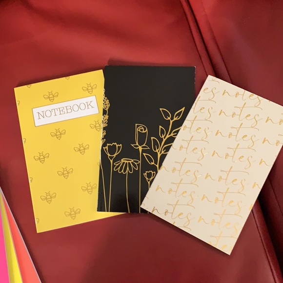 Note books - Picture 6 of 12